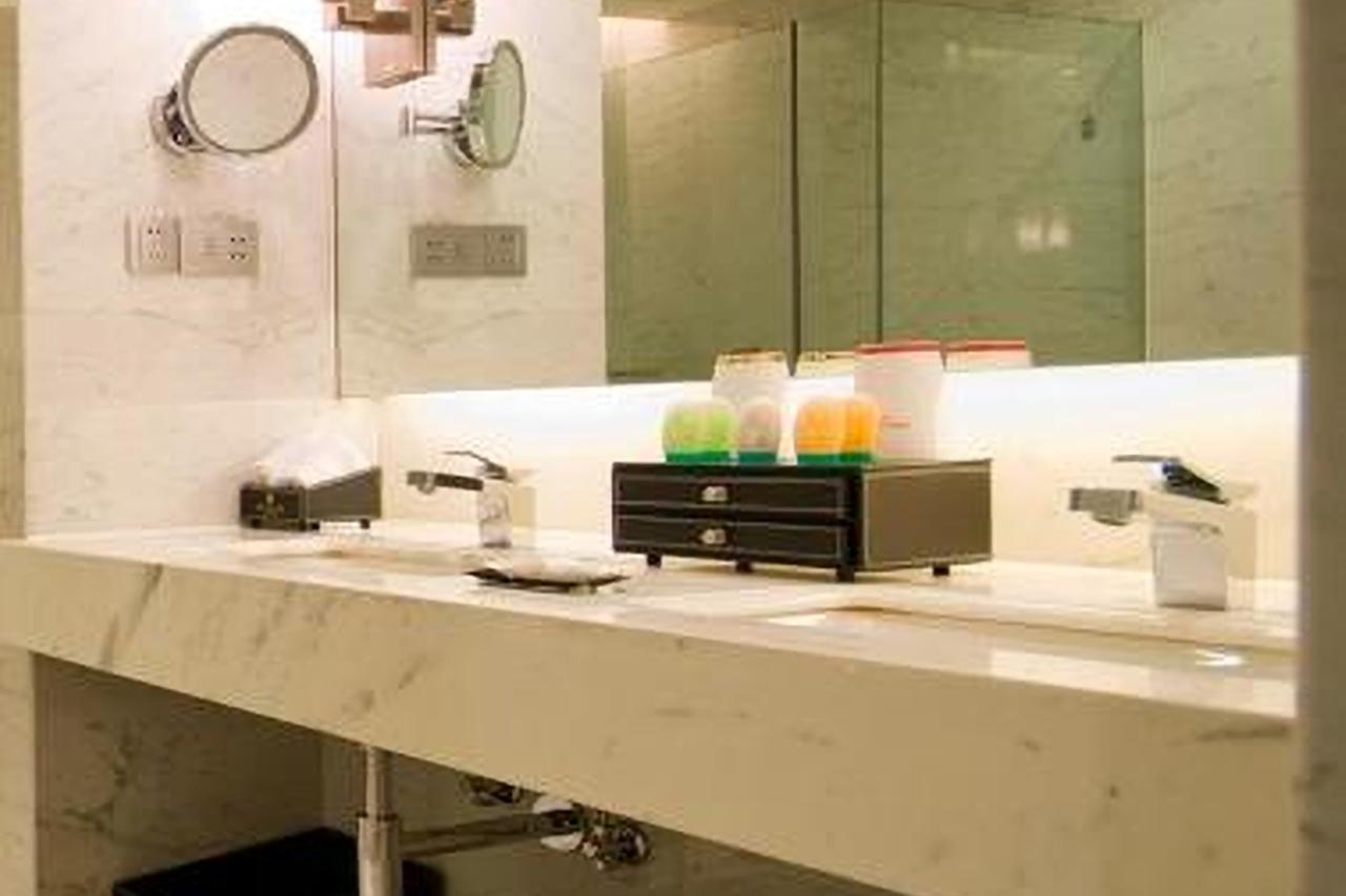 ווהאן Hongshan Hotel מראה חיצוני תמונה